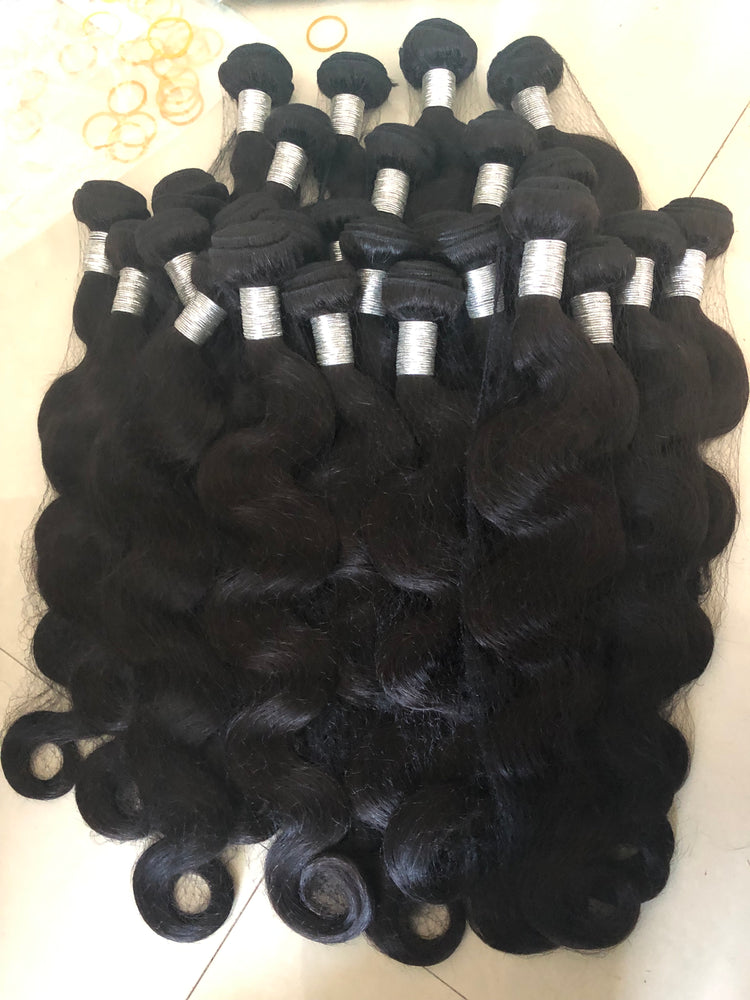 
            
                Load image into Gallery viewer, 4 Bundles Body Wave Human Hair Weave 100% Human Hair ,Double Weft No Shedding No Tangel
            
        